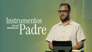 Instrumentos en las manos del padre