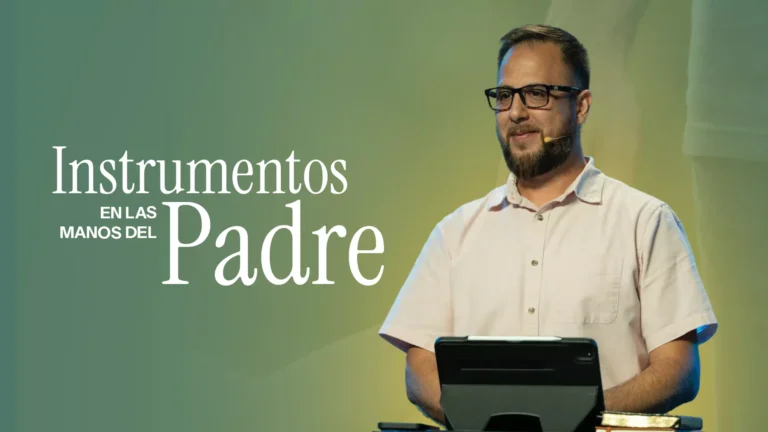 Instrumentos en las manos del padre